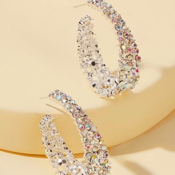 🆕3/$30 Rhinestone Drop Earrings - Picture 2 of 2